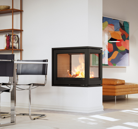 R-600 RD fireplace insert in a modern living room with leather sofa and design lamp
