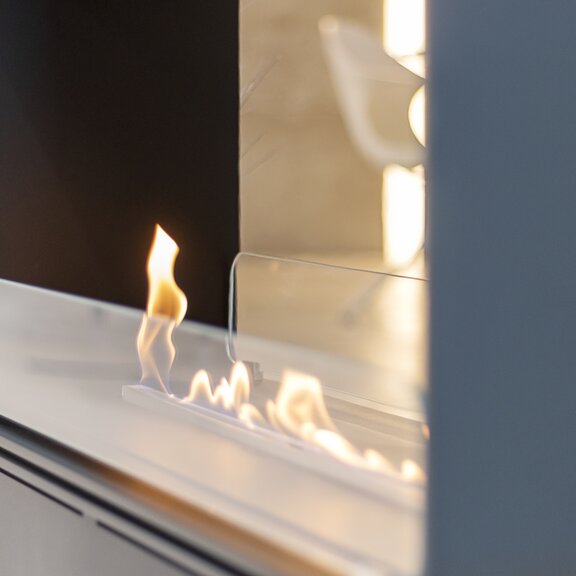 Flame of the bioethanol burner Austin Black